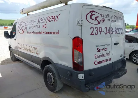 2015 Ford Transit-250 z USA, uszkodzony, nr VIN 1FTNR2ZM3FKA77052